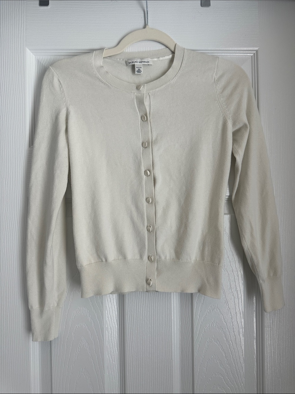 Banana Republic Cream Crewneck Button Cardigan